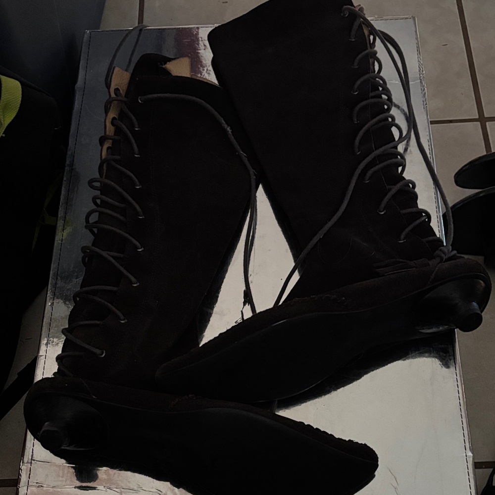 Women's Lace-Up Knee-High Boots — Black Suede Style